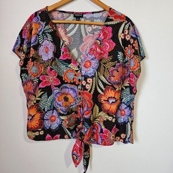 EUC TORRID FLORAL BOLD PRINT BOXY TIE WAIST V BUTTON DOWN TOP SIZE 1 / XL - Picture 1 of 11